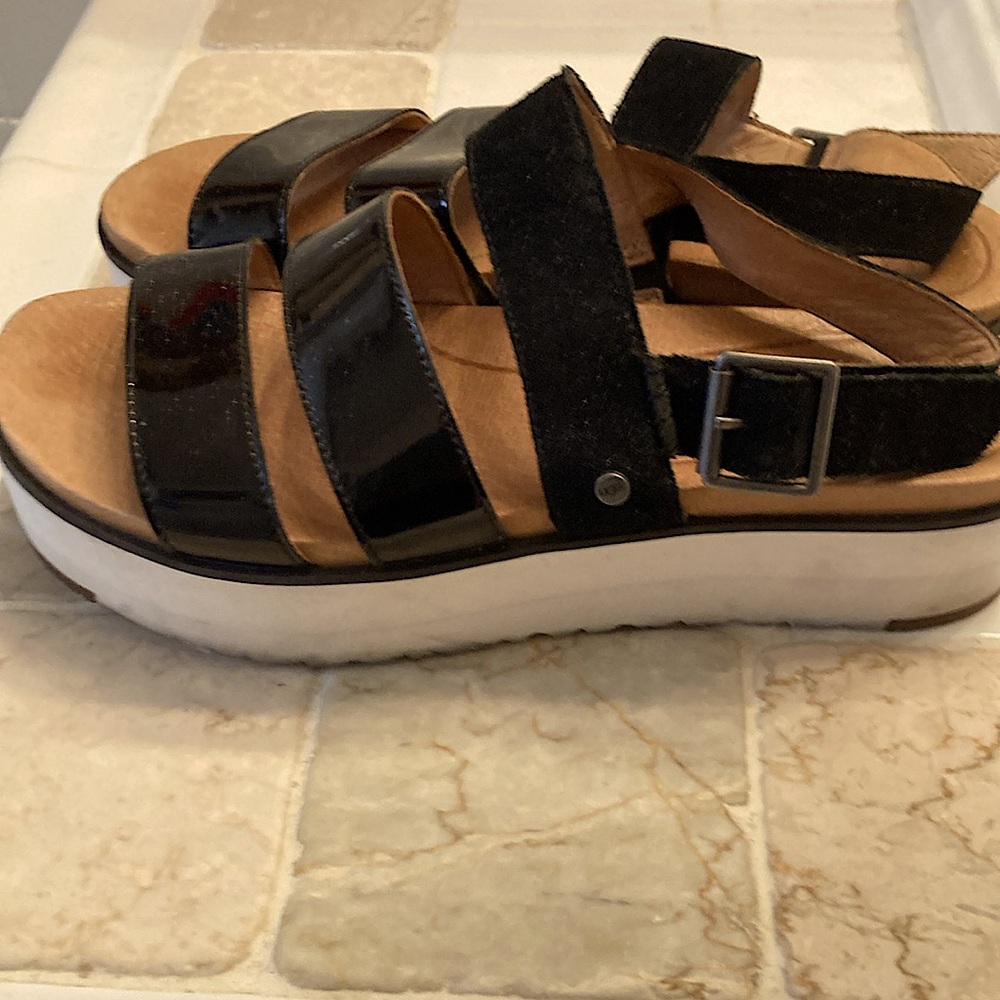 UGG patent leather sandals, in great shape